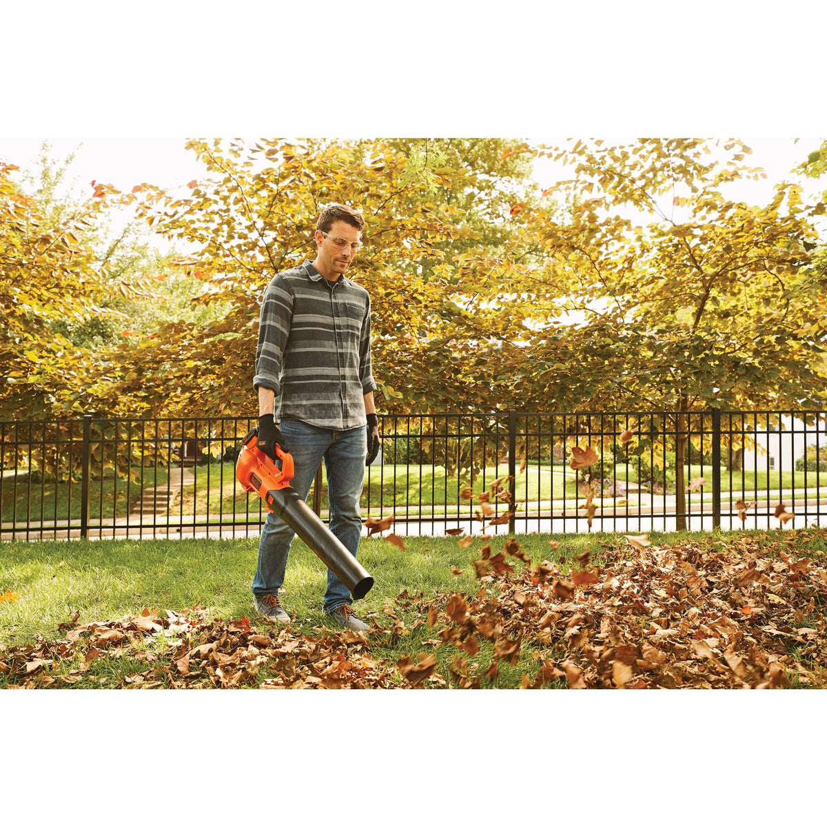 20V MAX* POWERCONNECT? Cordless Leaf Blower, Battery and Charger Included