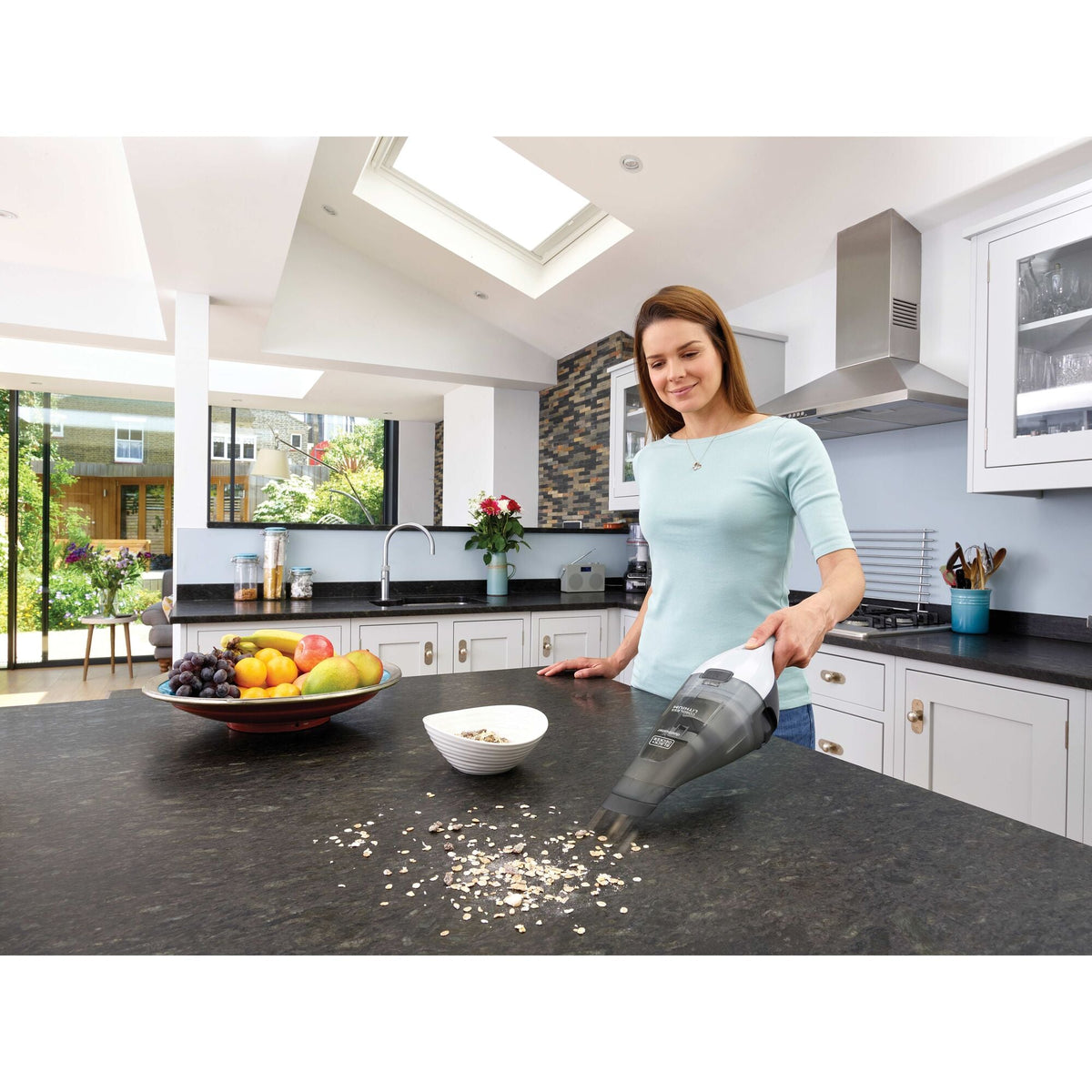 dustbuster? Cordless Lithium-Ion Hand Vacuum
