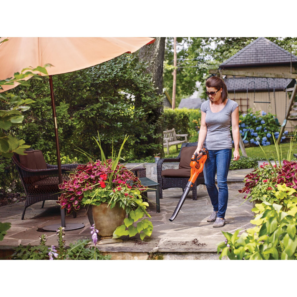 20V MAX* POWERBOOST? Cordless Leaf Blower, Battery & Charger Included